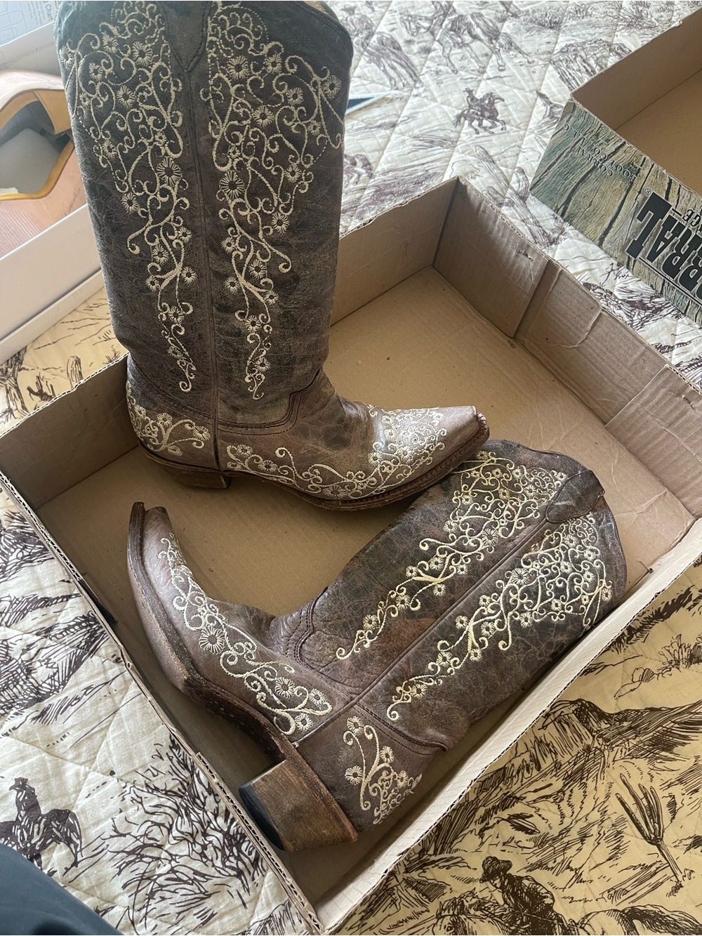 Corral boots size 7 1/2